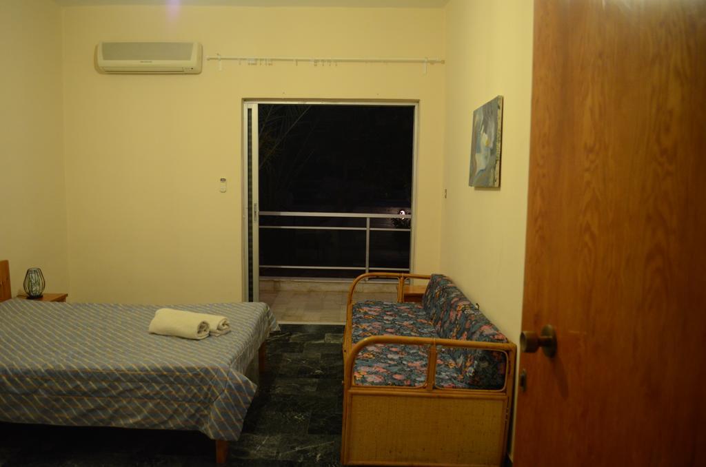 Kineta Apartments Exterior photo