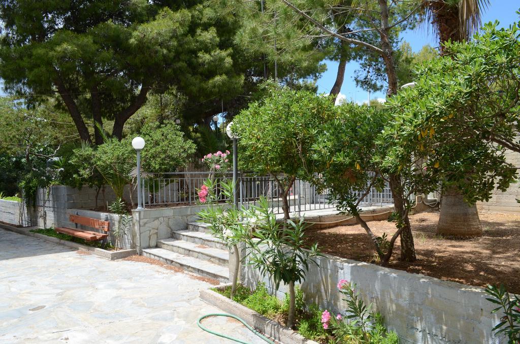 Kineta Apartments Exterior photo